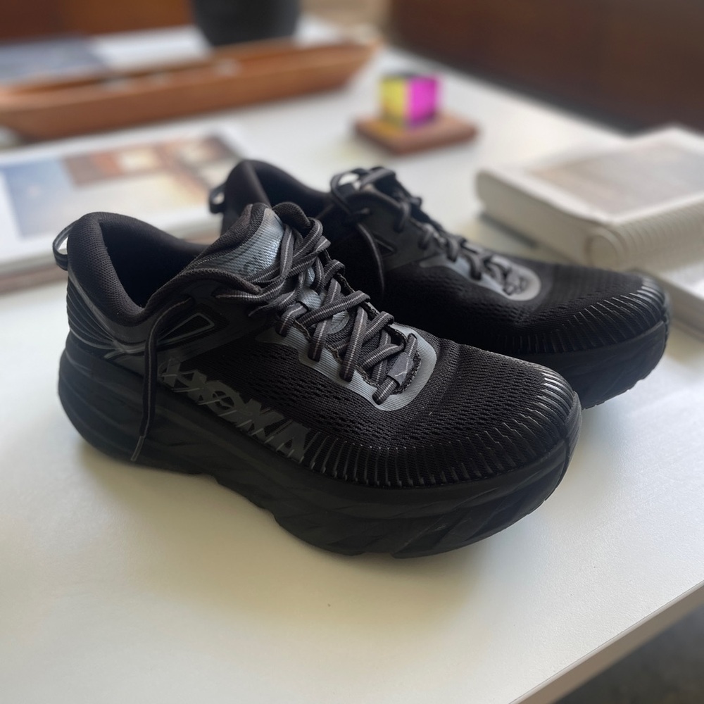 HOKA size 9 W Bondi 7 Black